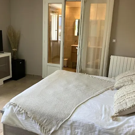Histoire D'o - Les Piscines - D'hotes Bed & Breakfast