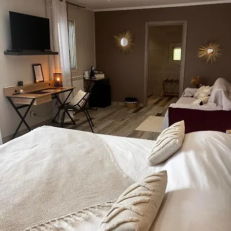 Histoire D'o - Les Piscines - D'hotes Bed and Breakfast