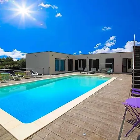 Histoire D'o - Les Piscines - D'hotes 4*