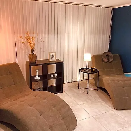 Histoire D'o - Les Piscines - D'hotes Bed & Breakfast
